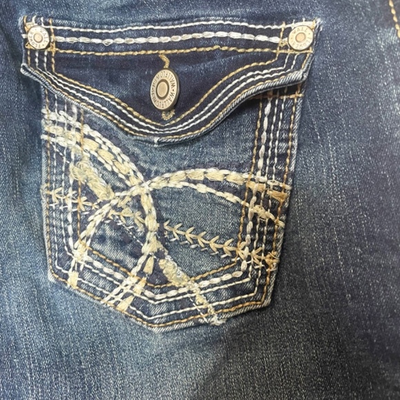 Blue Denim Maternity Jeans - Picture 7 of 13